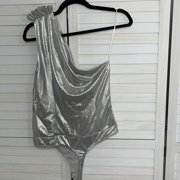 Retrofete Silver Cassie Lame One Shoulder Bodysuit Size M NWT - Picture 8 of 11